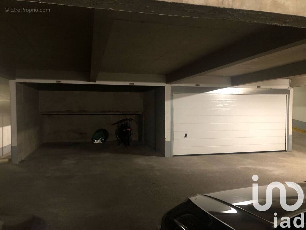 Photo 1 - Parking à PARIS-14E