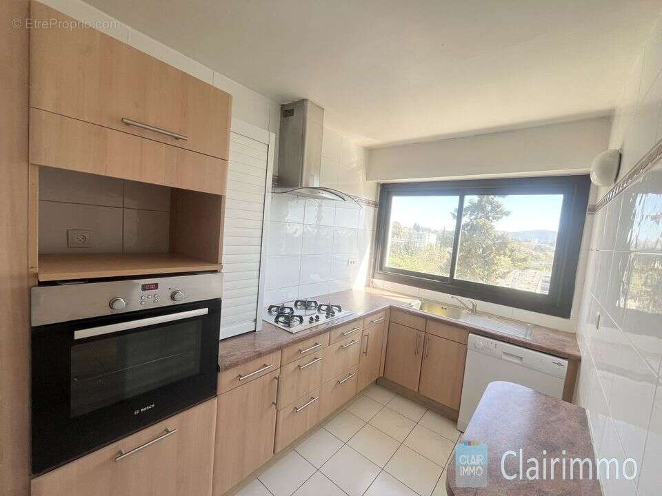Appartement T5 à vendre - Piscine - Tennis -  Balcon - Cave - - Appartement à MARSEILLE-13E