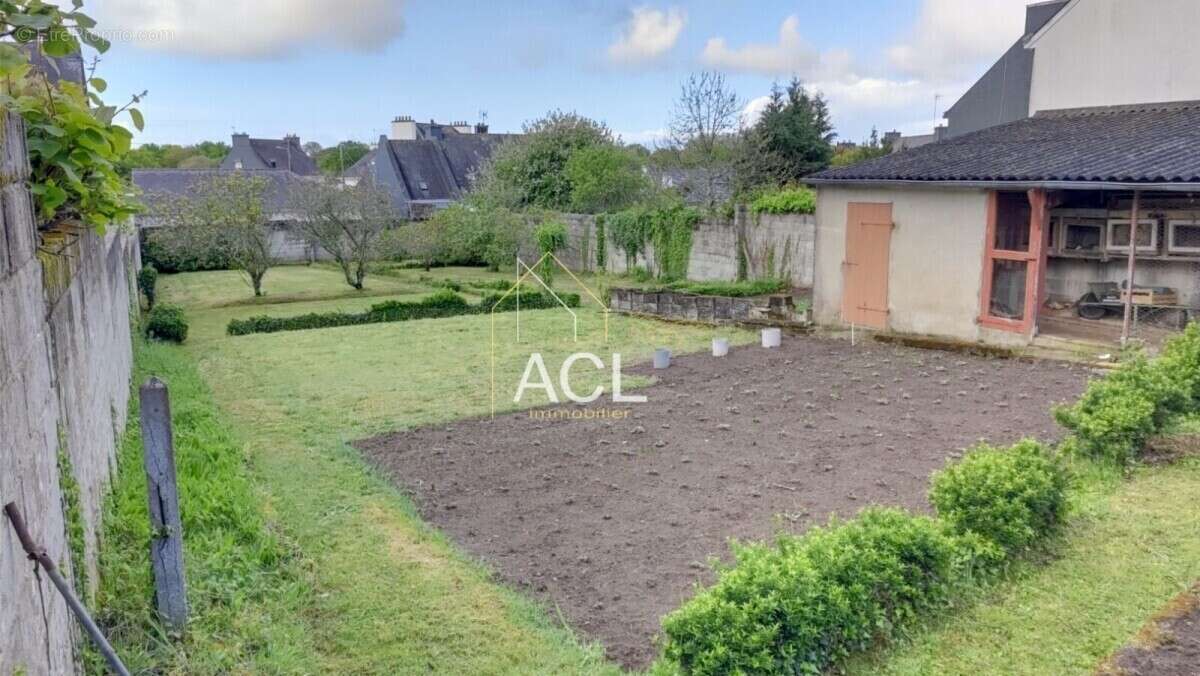 Terrain à BELZ