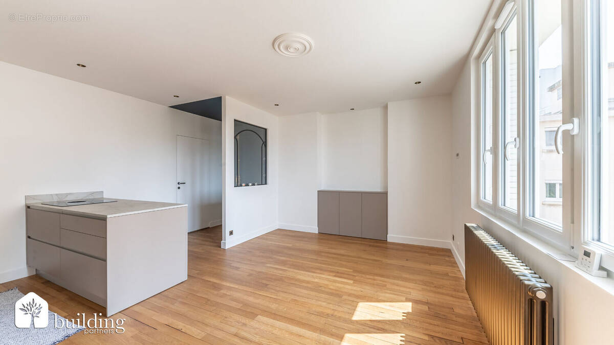 Appartement à COURBEVOIE