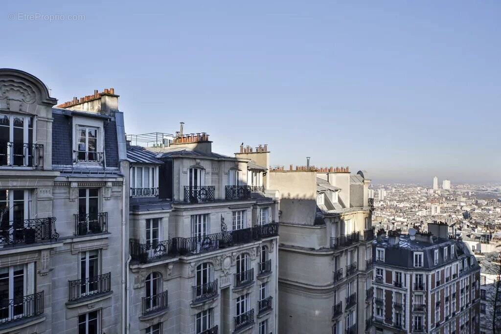 Appartement à PARIS-18E