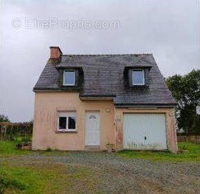 Maison à CALLAC