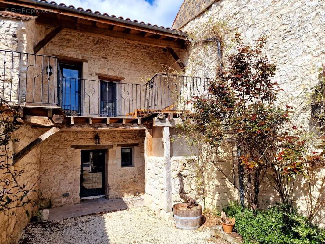 Maison à EYMET