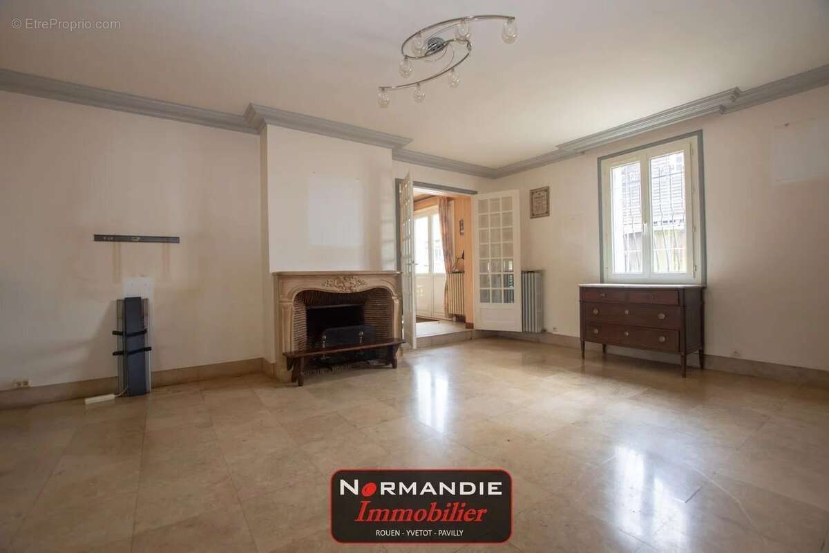 Maison à YERVILLE