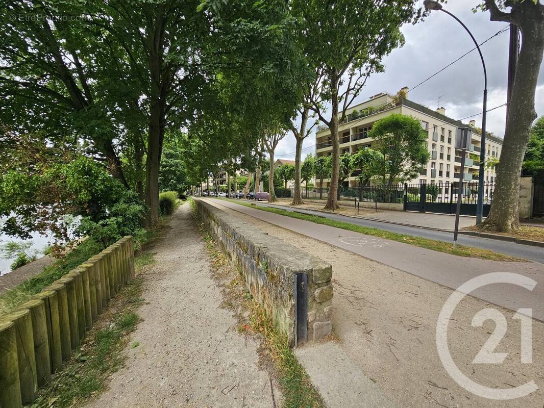 Appartement à SAINT-MAUR-DES-FOSSES