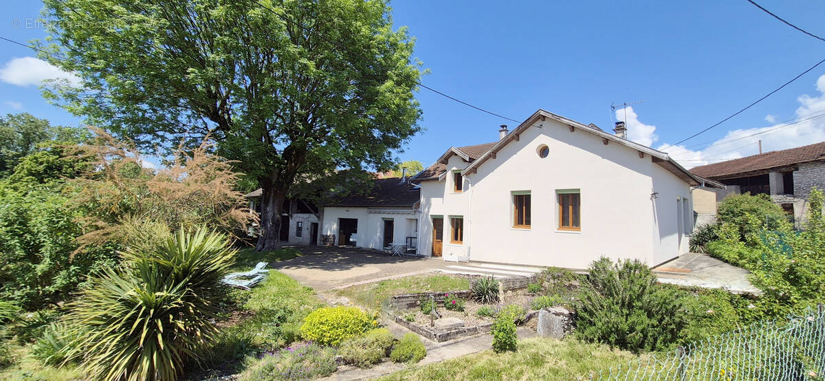 Maison à COURTENAY