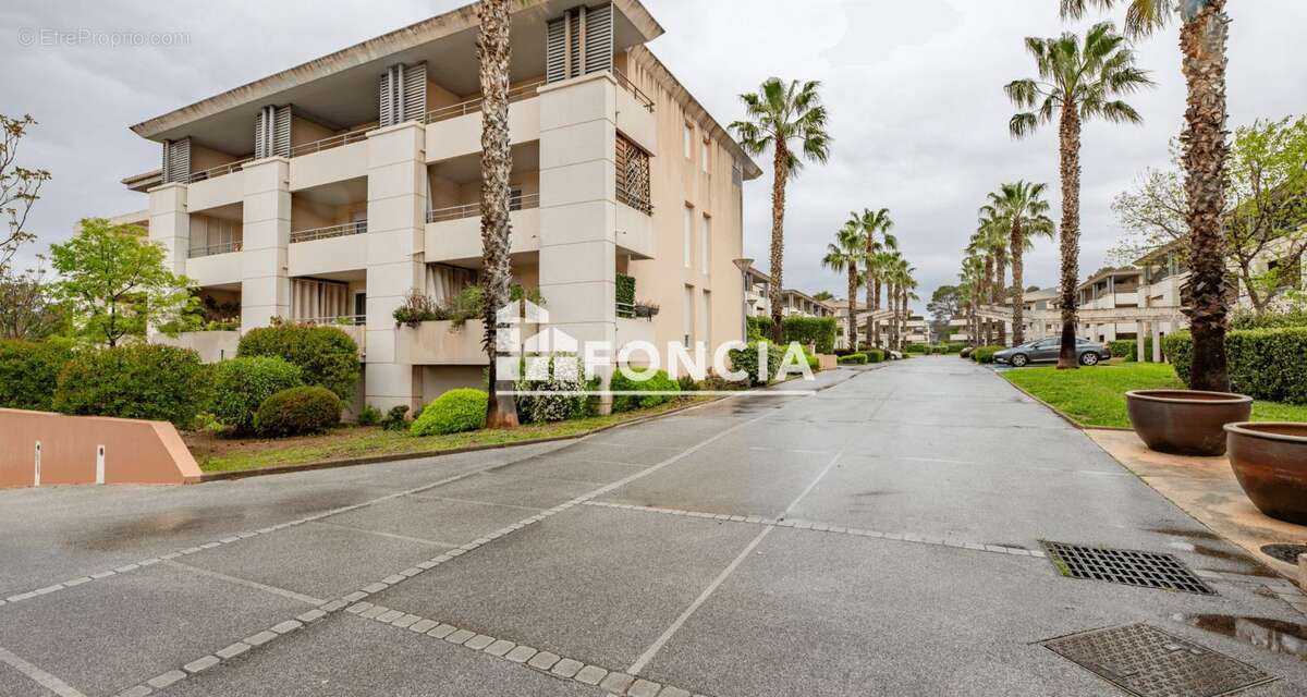 Appartement à ROQUEBRUNE-SUR-ARGENS