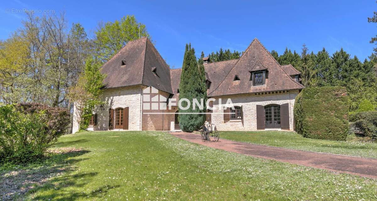 Maison à COULOUNIEIX-CHAMIERS