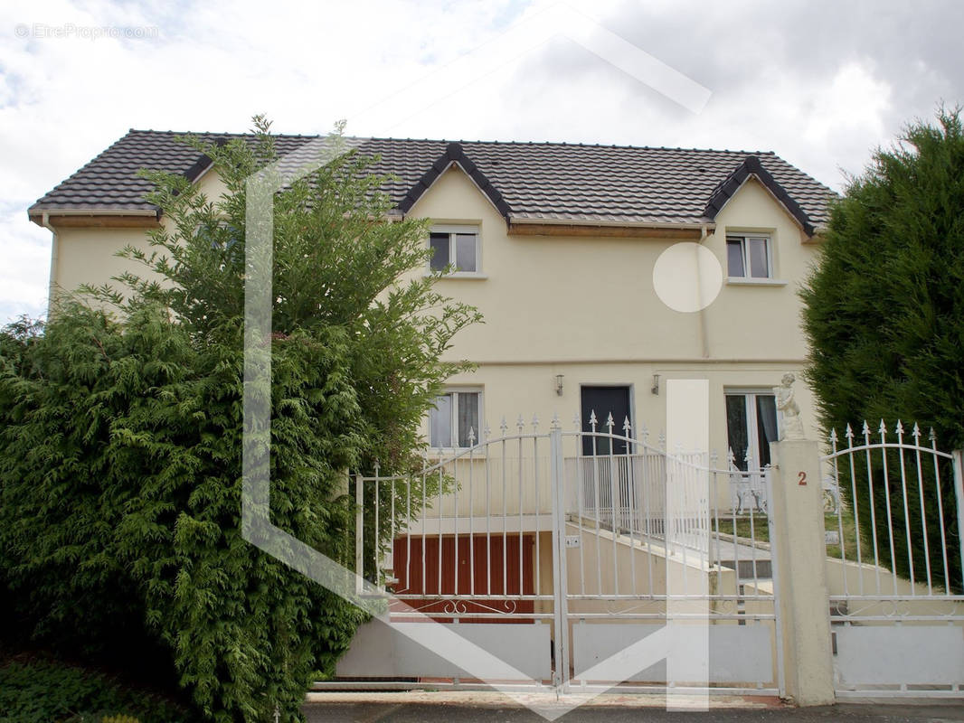 Maison à DAMMARTIN-EN-GOELE