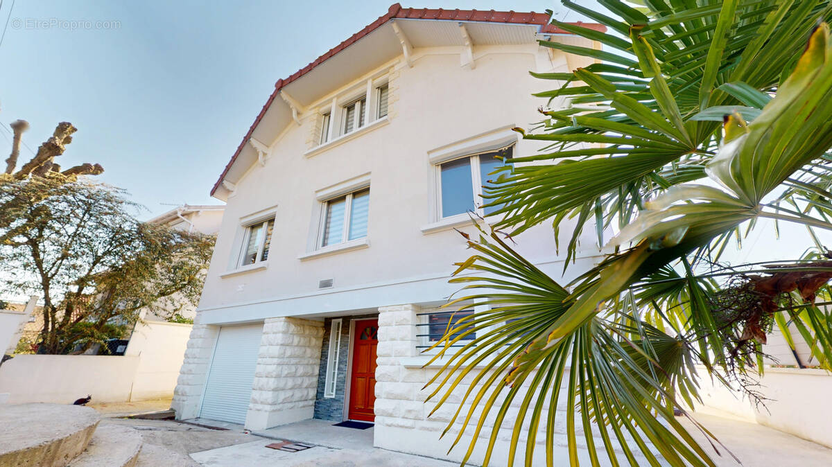 Maison à LA FRETTE-SUR-SEINE
