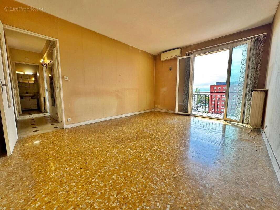   - Appartement à NICE