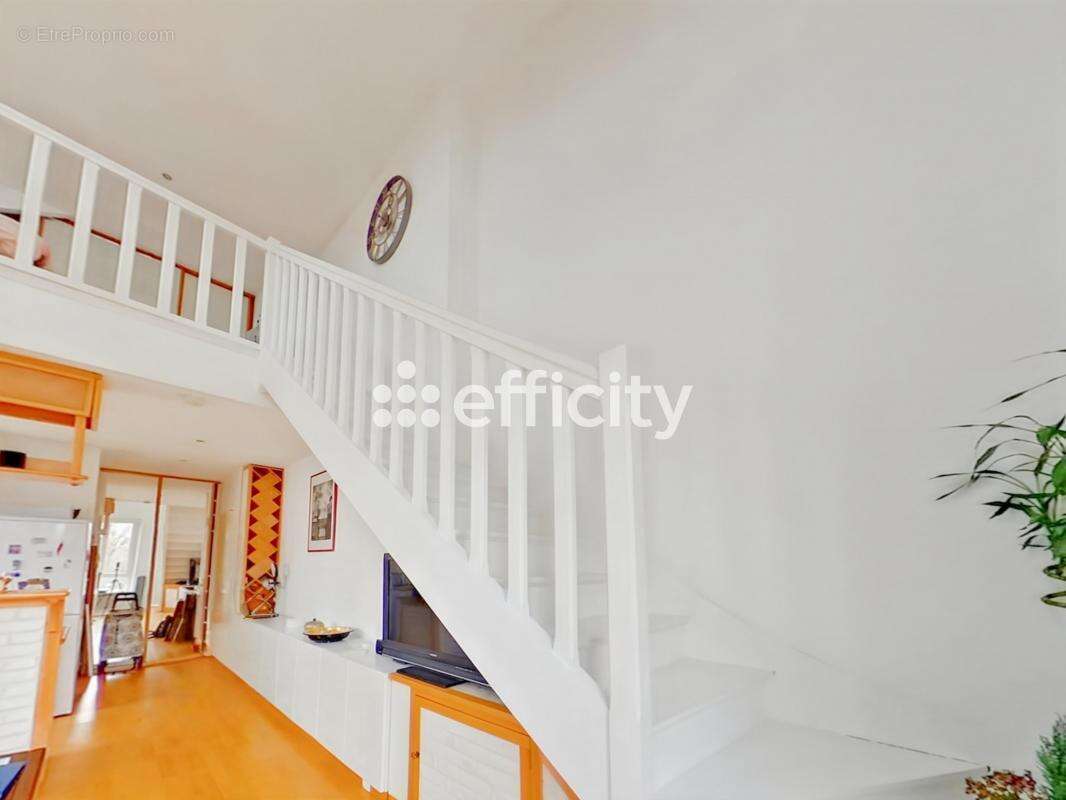 Appartement à SAINT-GRATIEN