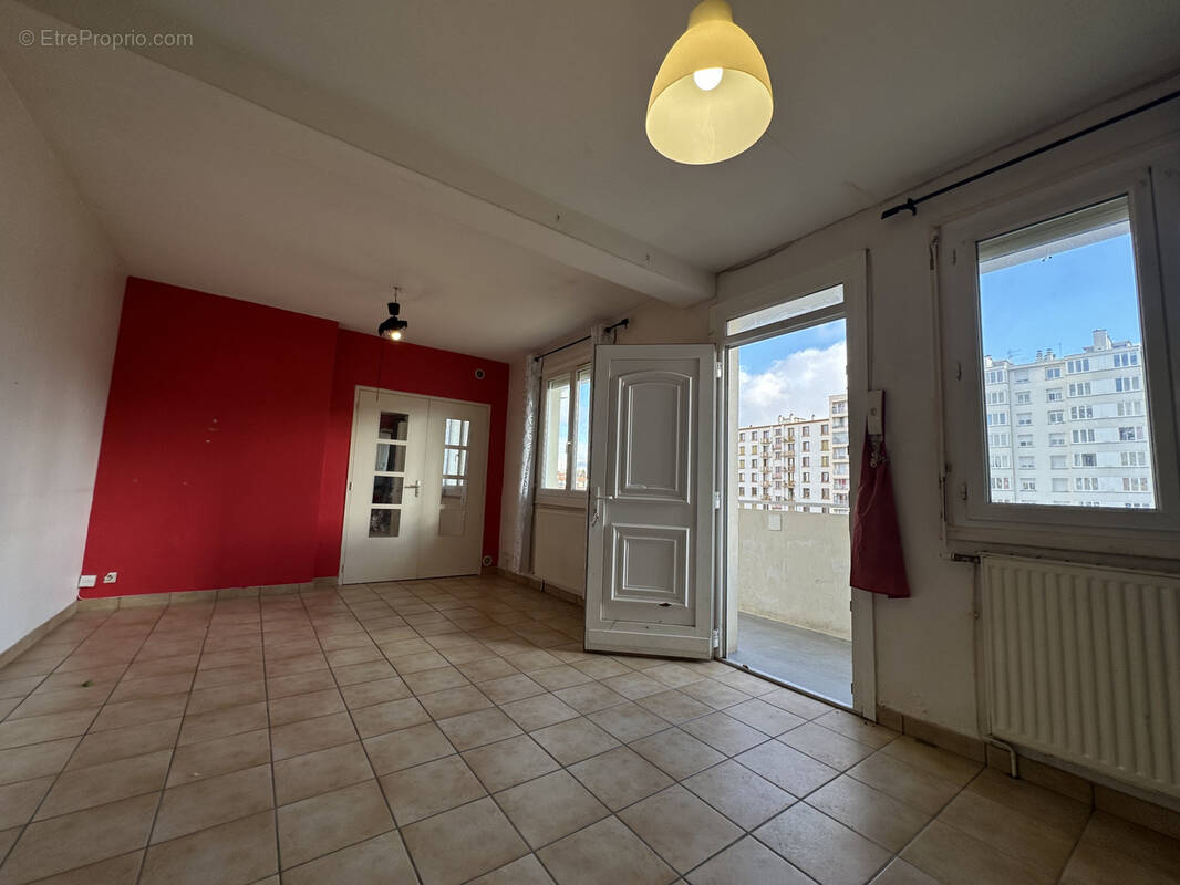 Appartement à SAINT-ETIENNE