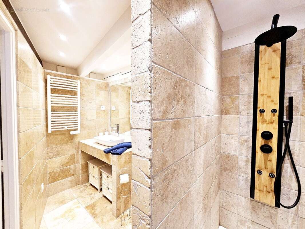 Appartement à ARAMON