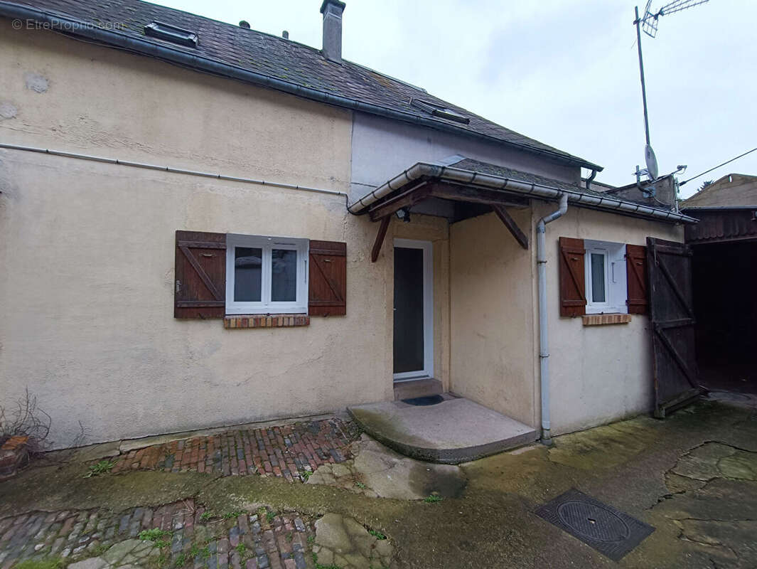 Maison à MERU