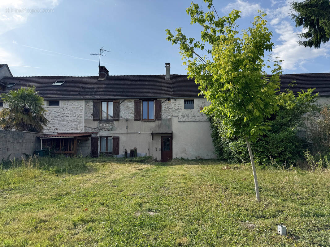 Maison à THIERS-SUR-THEVE