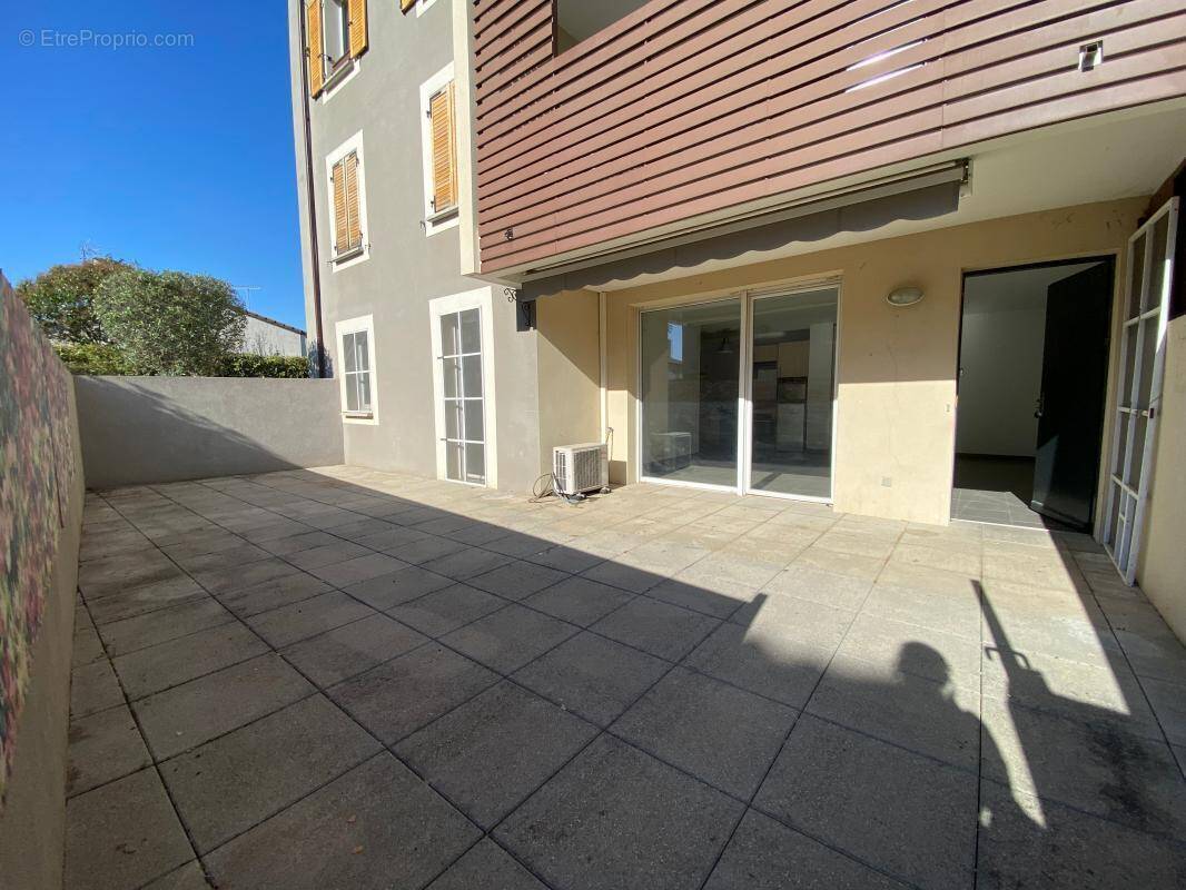 Appartement à MAUGUIO