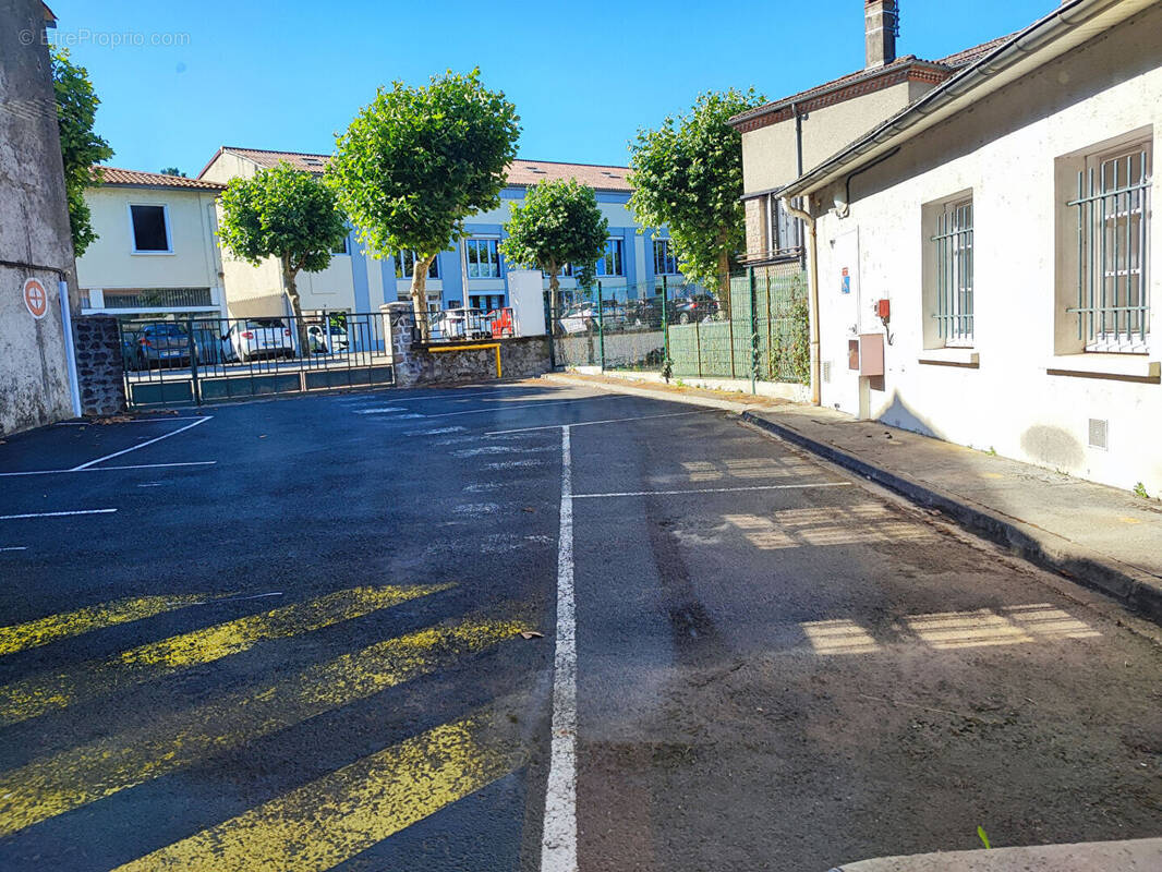 Commerce à CHABANAIS