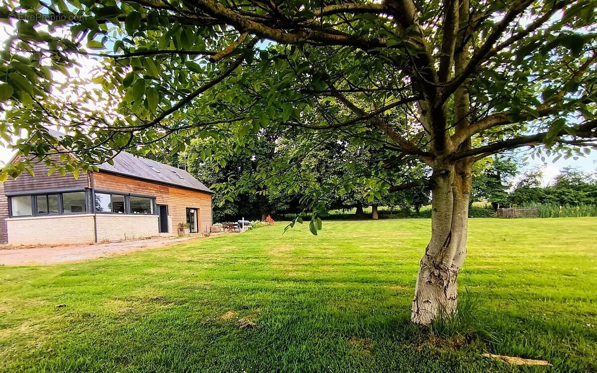 Maison à MEZIDON-CANON