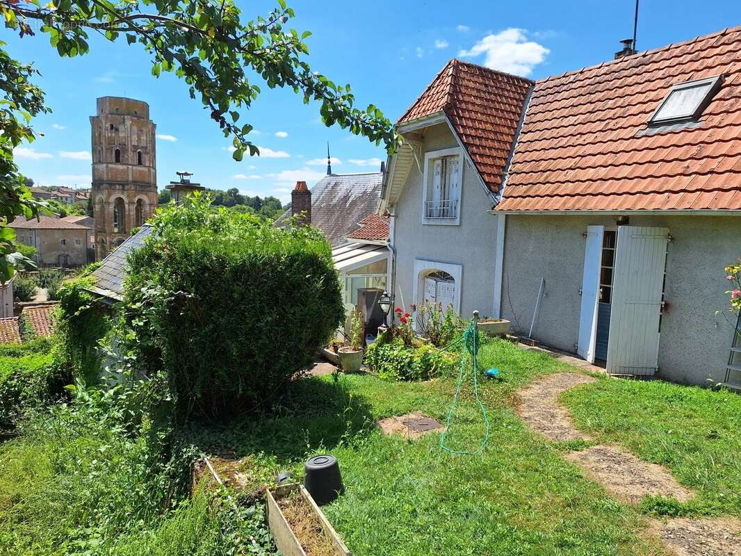 Maison à CHARROUX