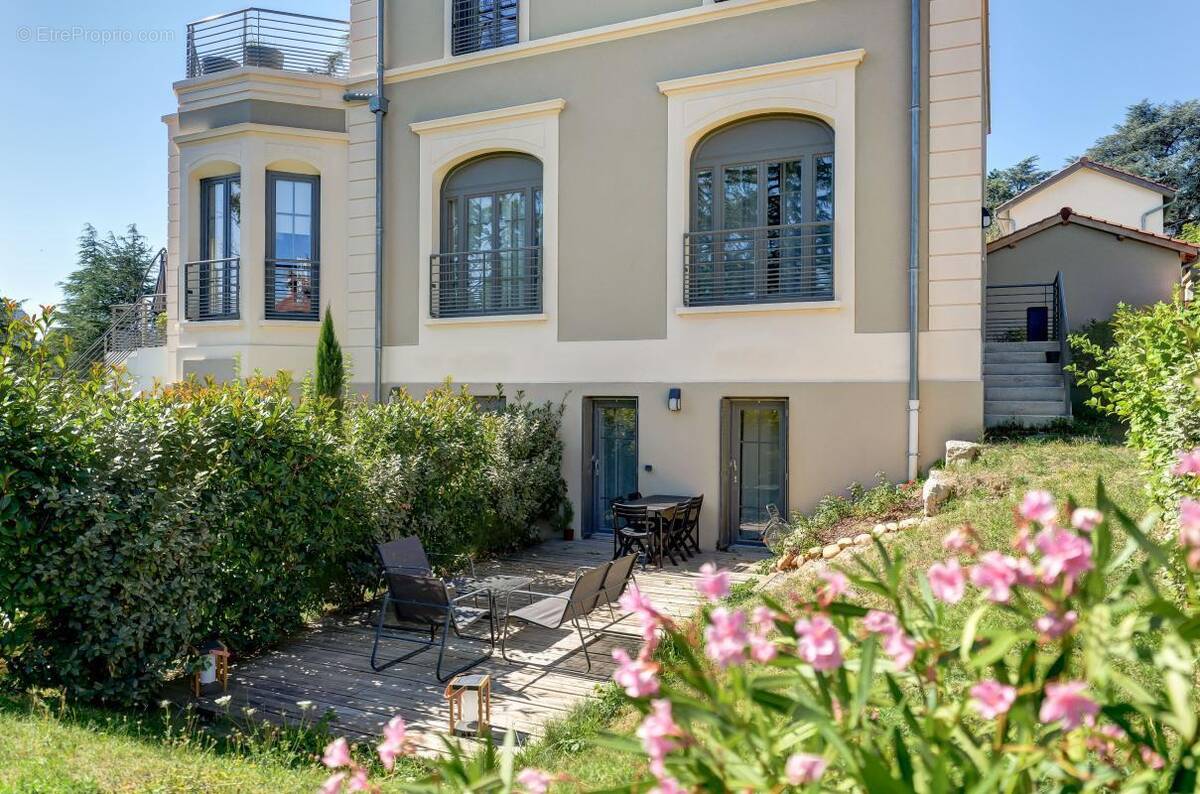 Appartement à CALUIRE-ET-CUIRE