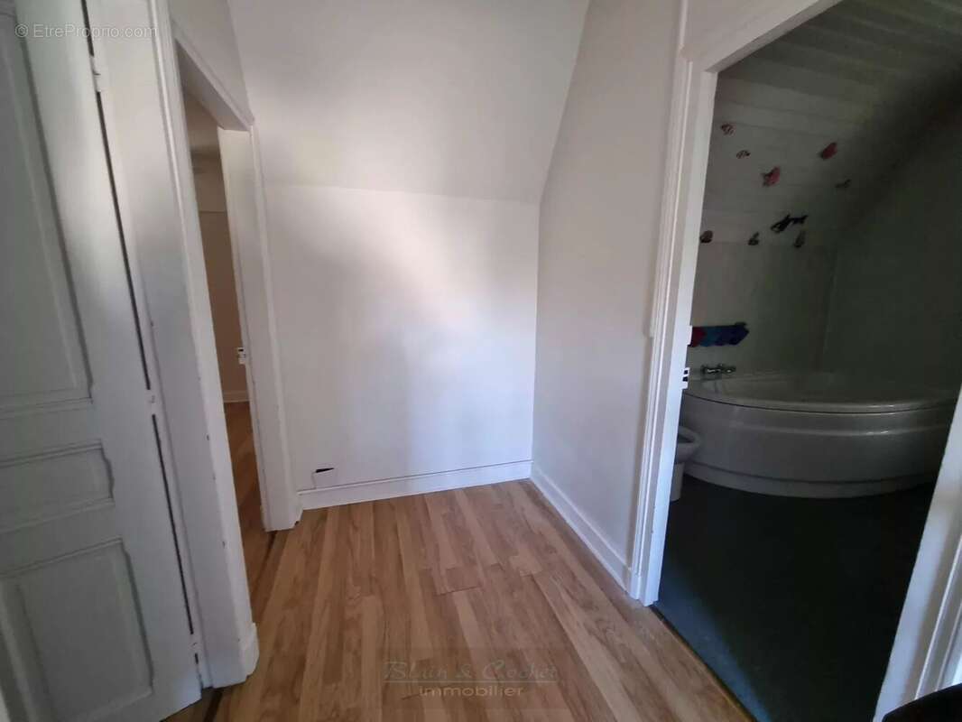 Maison à AMILLY
