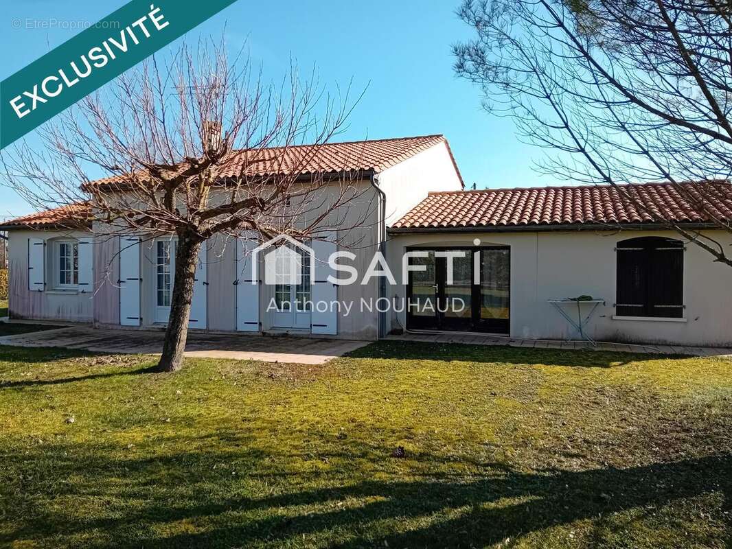 Photo 2 - Maison à GENSAC-LA-PALLUE