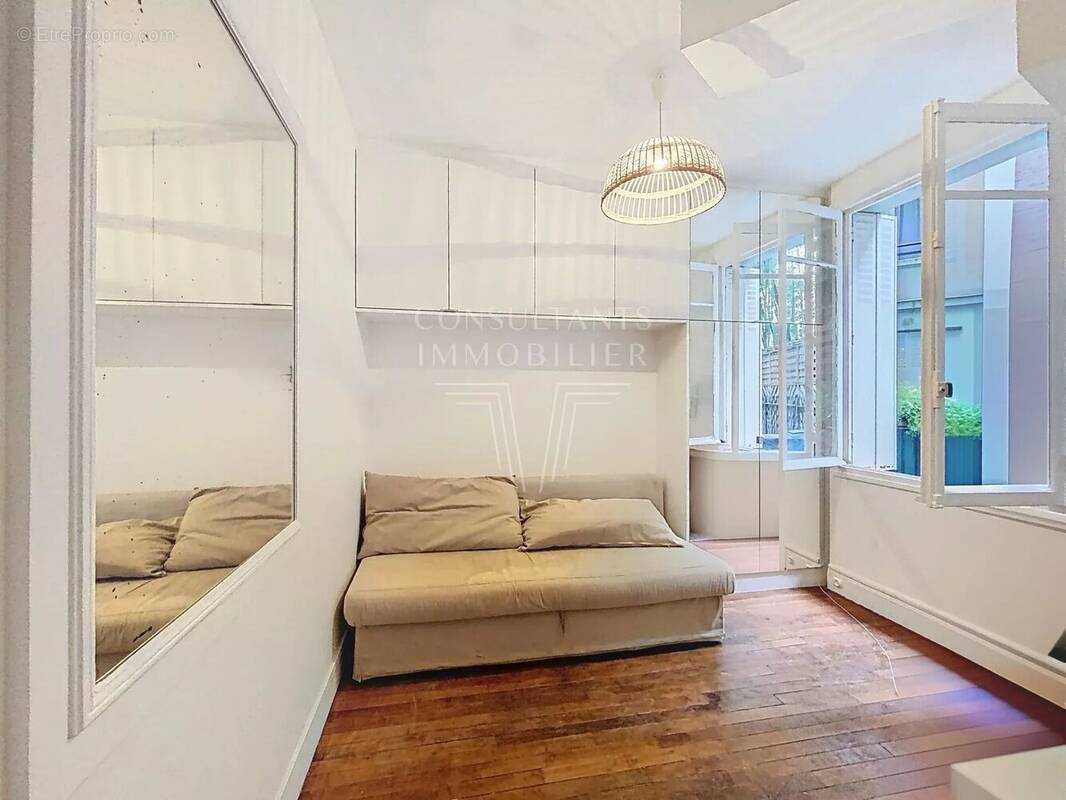 Appartement à NEUILLY-SUR-SEINE