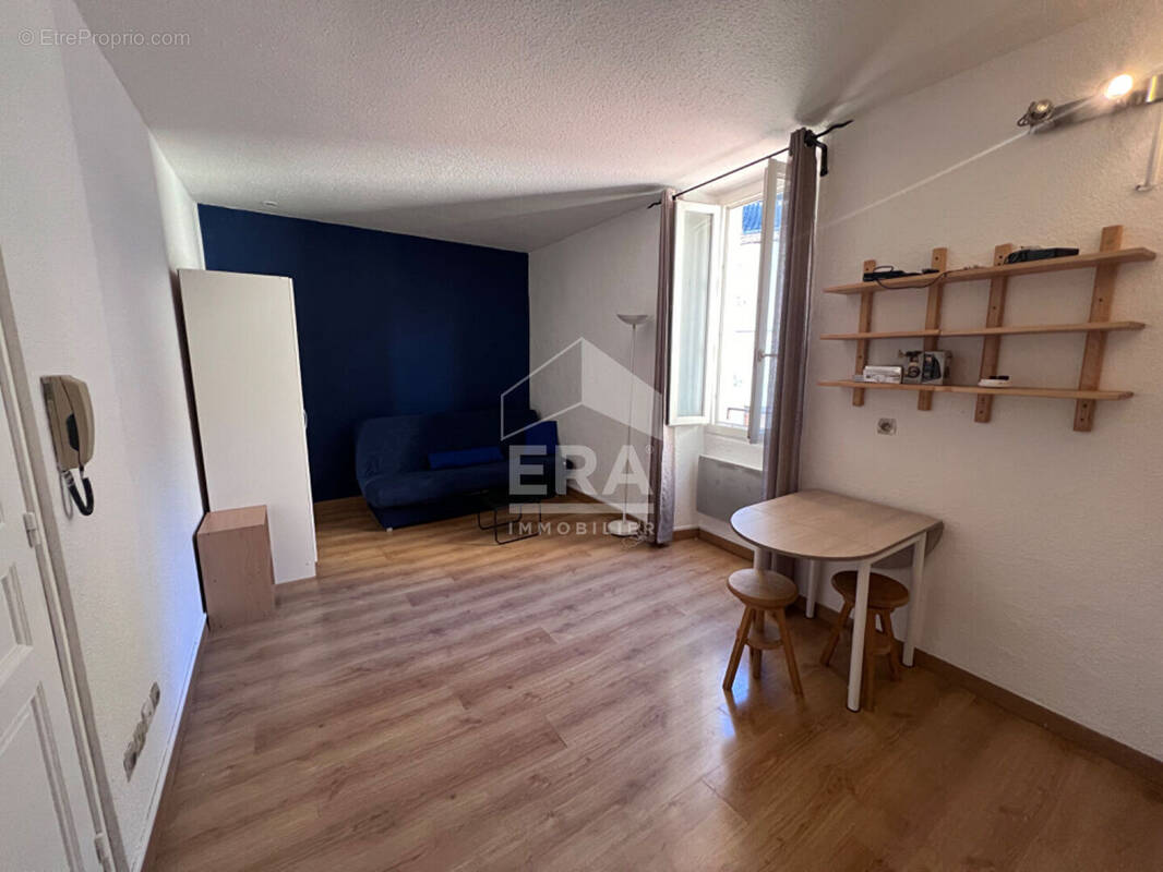 Appartement à SIMIANE-COLLONGUE