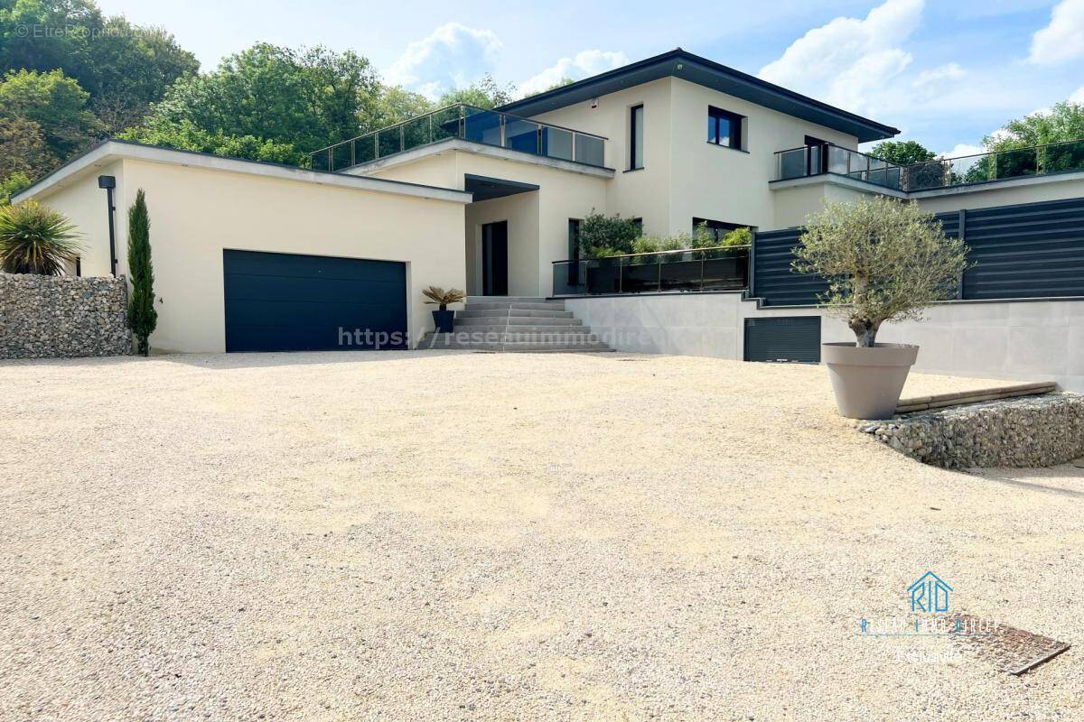 Maison à VIRIVILLE