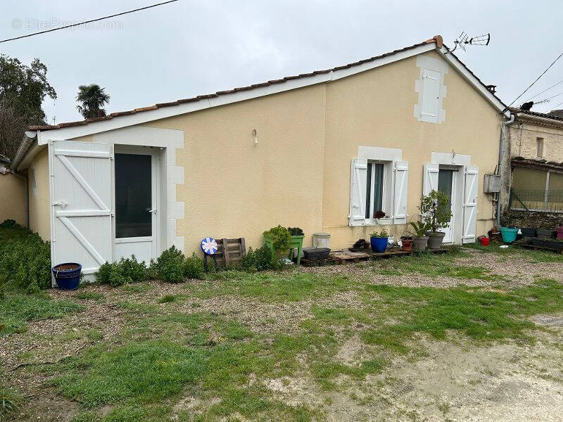 Maison à ANGLADE