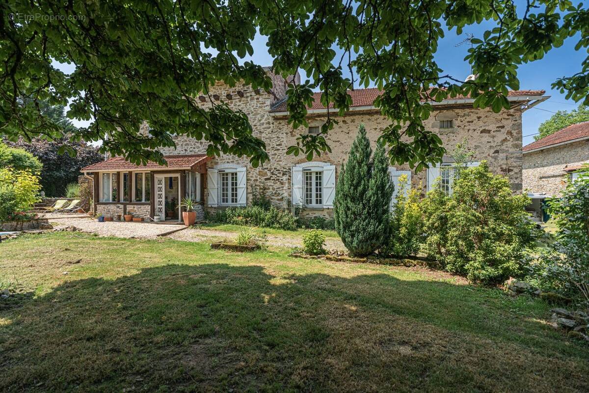 Maison à LINARDS