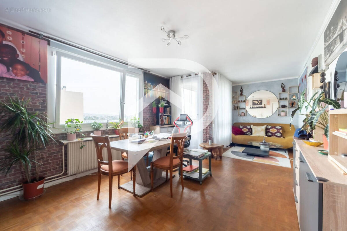 Appartement à EPINAY-SUR-SEINE