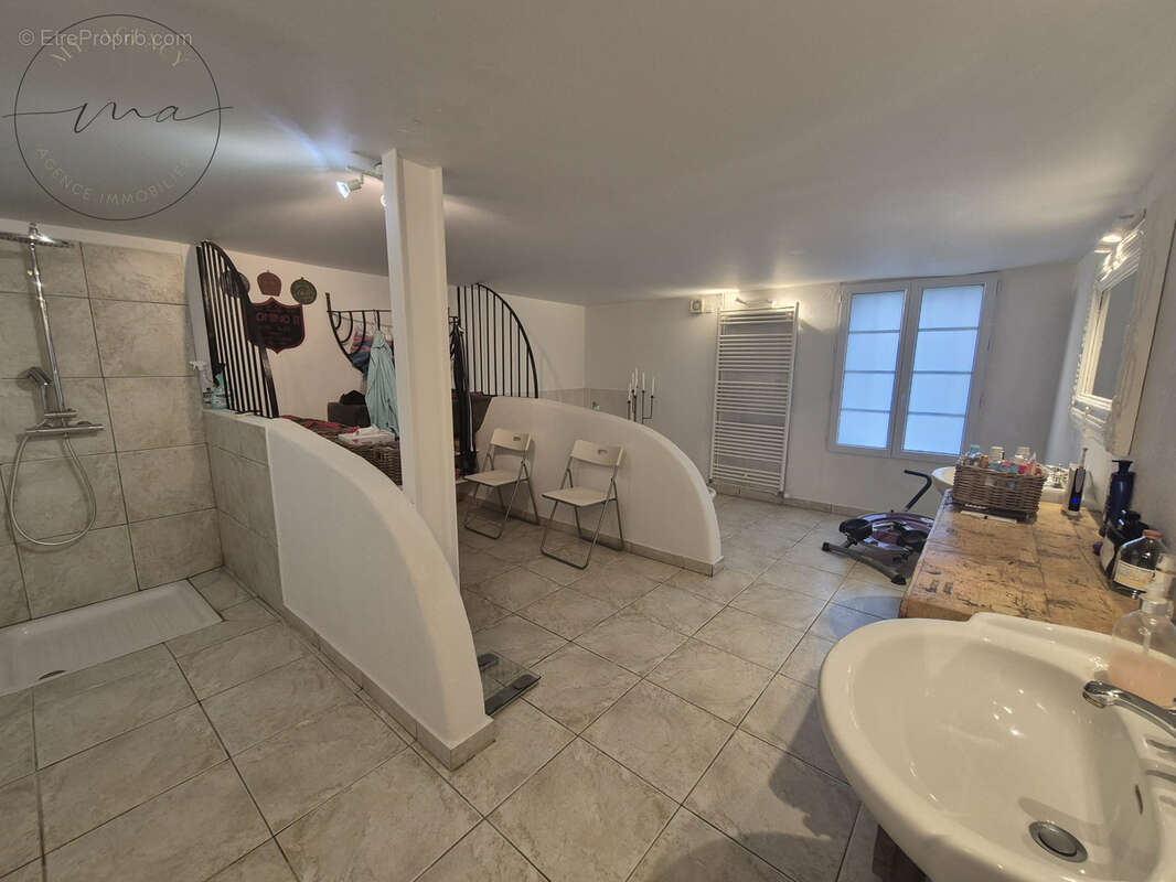 Maison à CABREROLLES