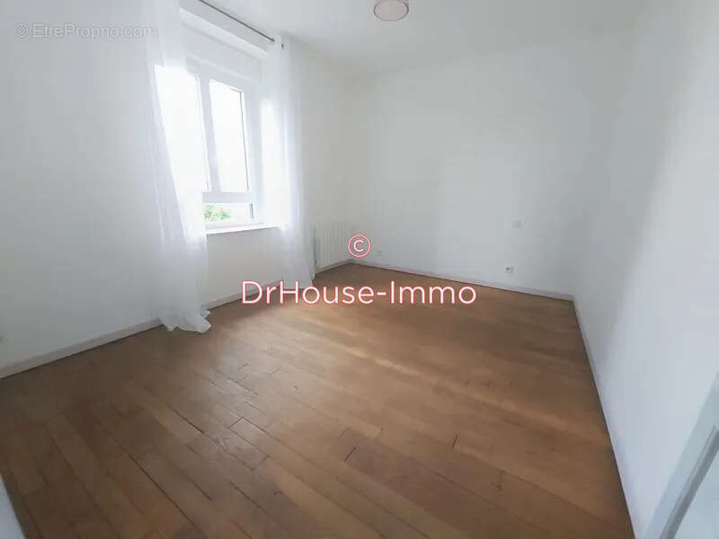 Maison à LOUVIGNE-DU-DESERT