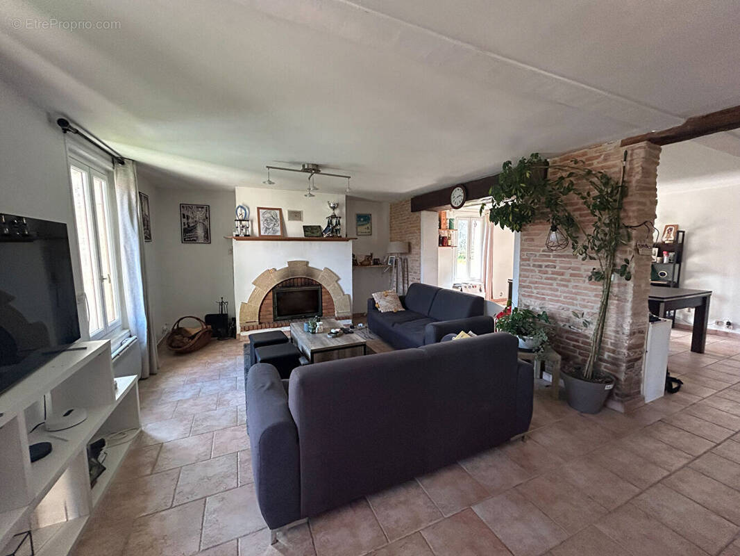 Maison à MOUSTEY