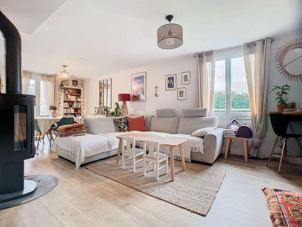 Maison à COMMUNAY
