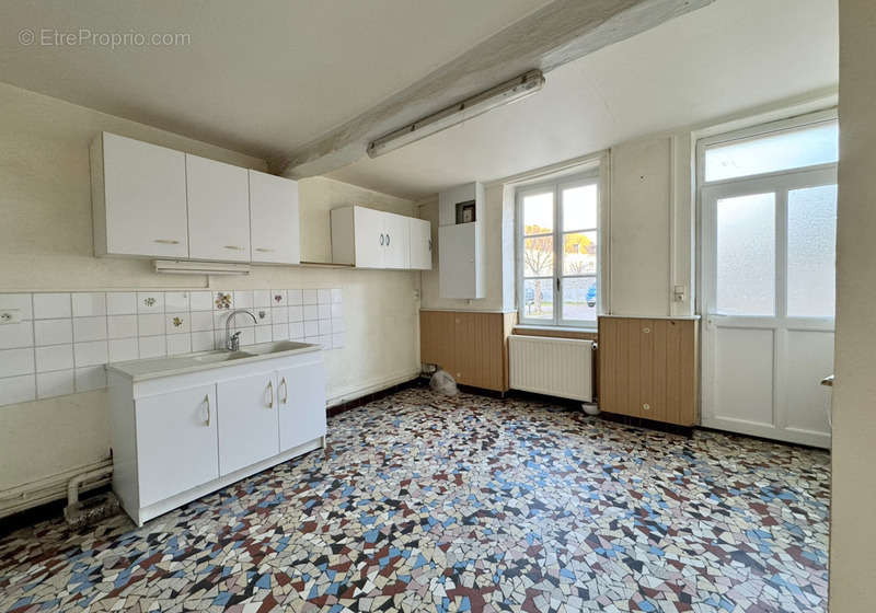Maison à LA CLAYETTE