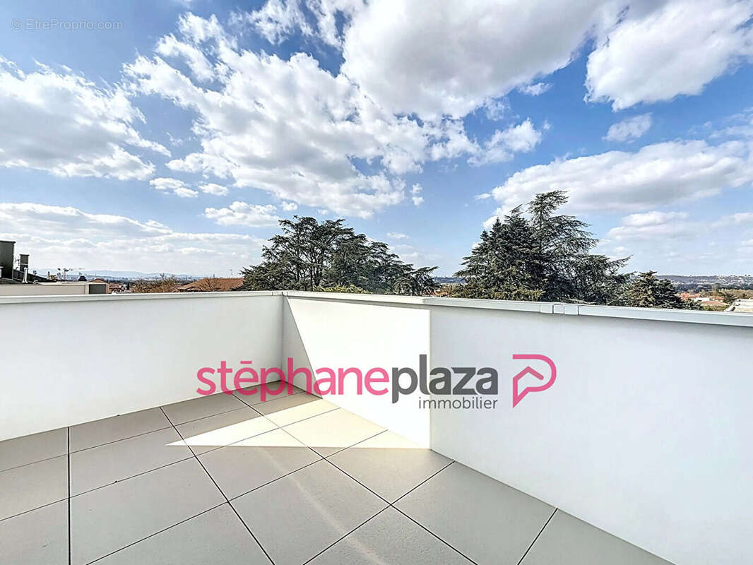 Appartement à DECINES-CHARPIEU