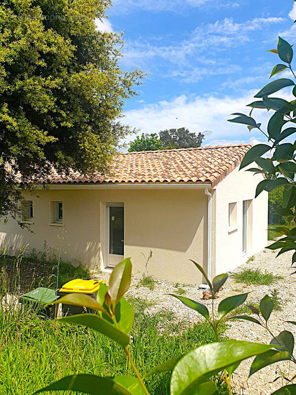 Maison à BARBEZIEUX-SAINT-HILAIRE