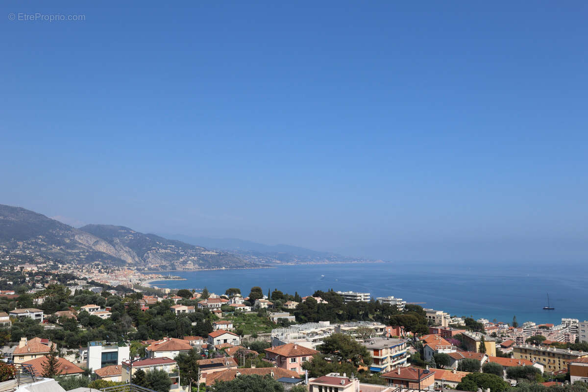 Appartement à ROQUEBRUNE-CAP-MARTIN