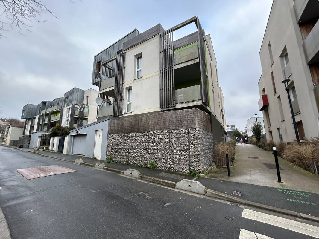 Parking à PIERREFITTE-SUR-SEINE