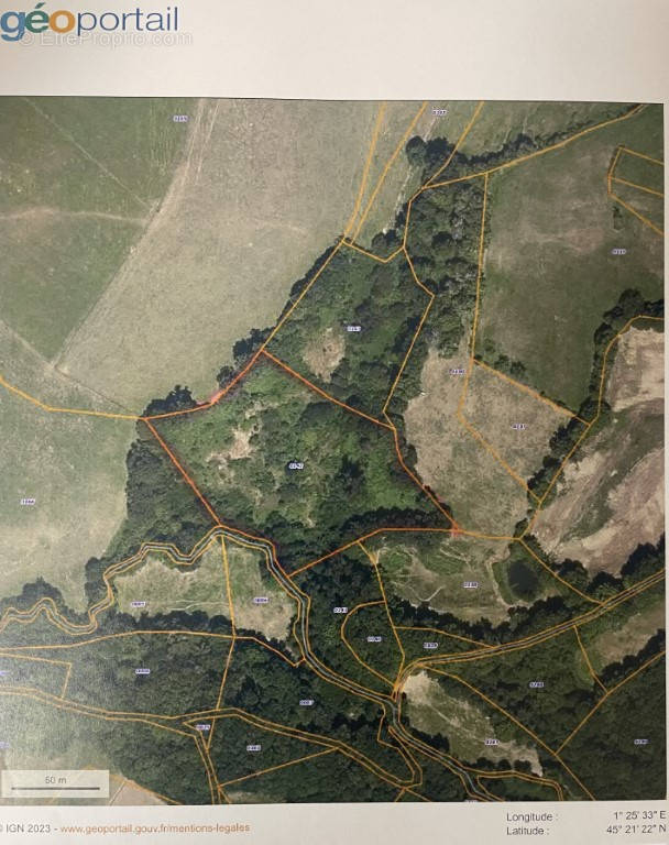 Terrain à BEYSSAC