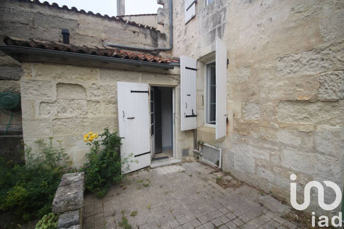 Photo 1 - Appartement à SAINTES