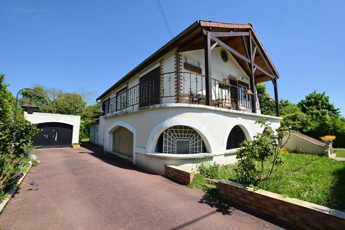 Maison à MONTMORENCY