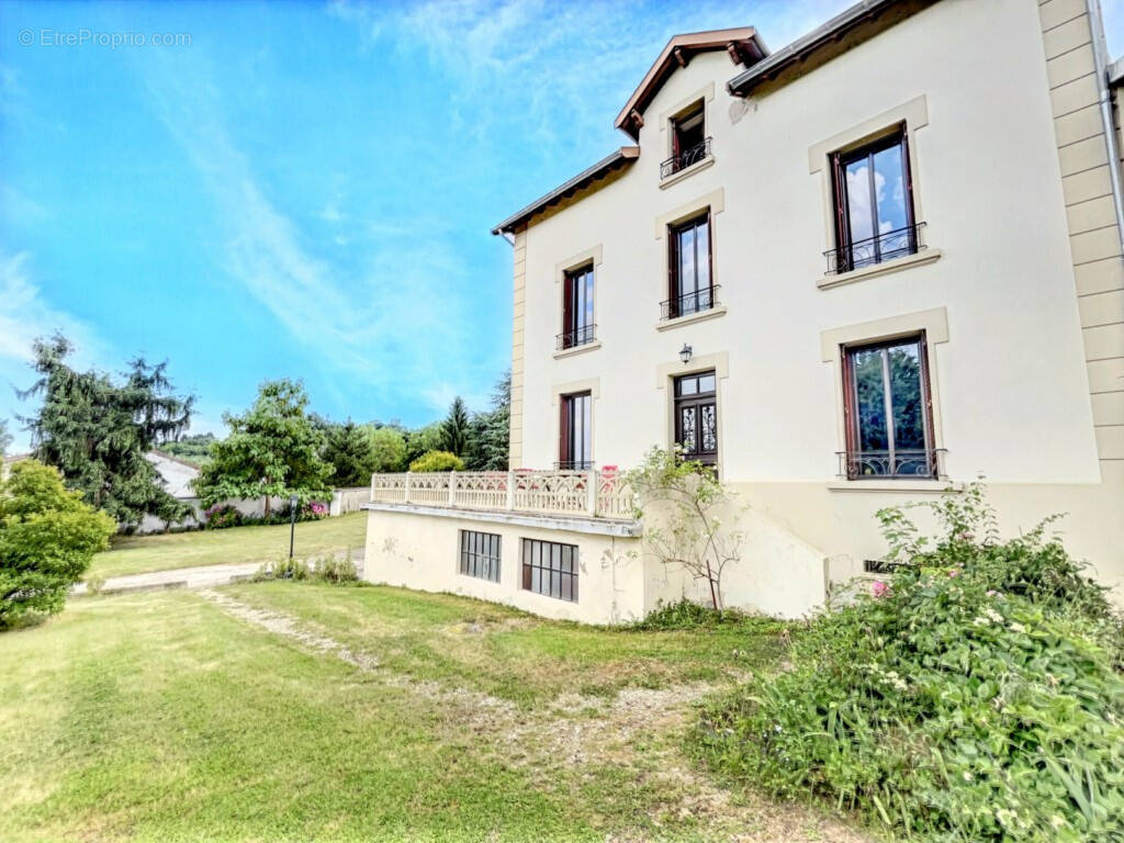 Maison à PRIAY