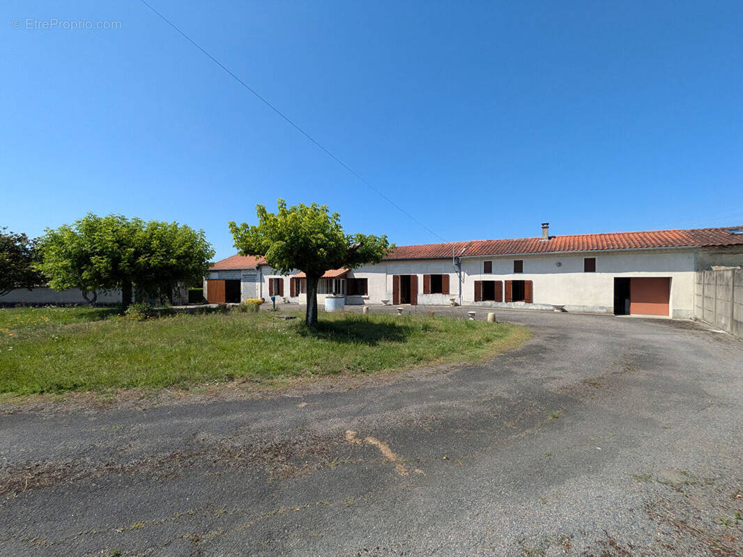 Maison à SAINT-ANDRE-DE-CUBZAC