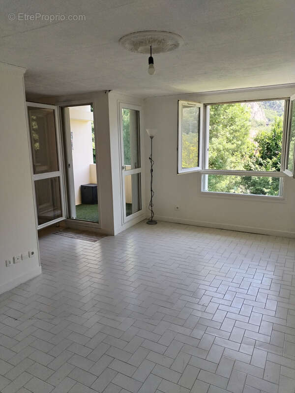 Appartement à SAINT-EGREVE
