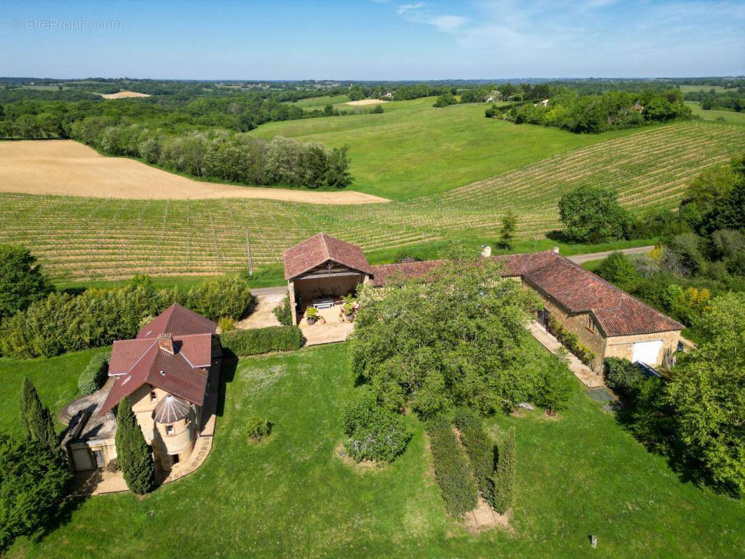Maison à VIC-FEZENSAC