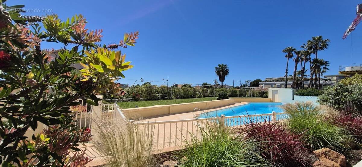 Appartement à SAINT-LAURENT-DU-VAR